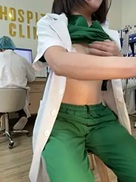 secretly_masturbating Show in webcam