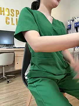 secretly_masturbating Show in webcam