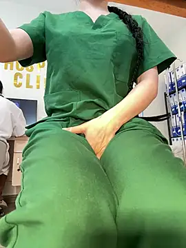 Pokazy przed kamerką – secretly_masturbating