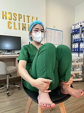 secretly_masturbating Show Webcam