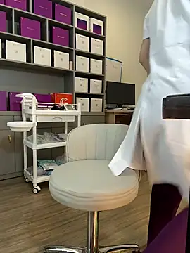 Show modela secretly_masturbating na web-kameri