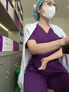 secretly_masturbating Show Webcam