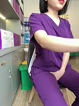 Pokazy przed kamerką – secretly_masturbating