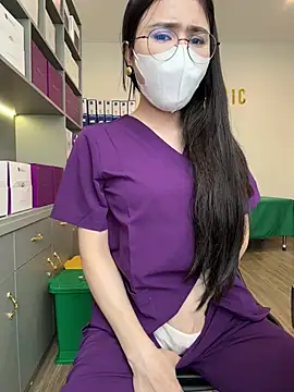 secretly_masturbating Adlı Modelin Web Kamerası Şovu