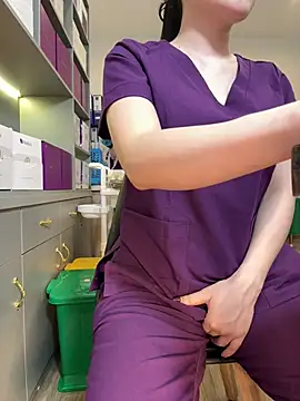 Show modela secretly_masturbating na web-kameri