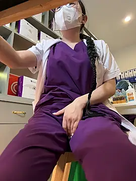 secretly_masturbating Show in webcam