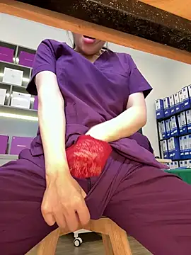 secretly_masturbating Show Webcam