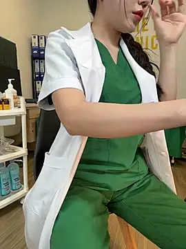 secretly_masturbating Show in webcam