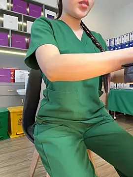 secretly_masturbating Show in webcam
