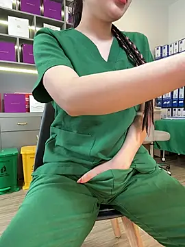 secretly_masturbating webcam show