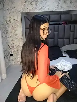 Pertunjukan Kamera Web April_Addams69