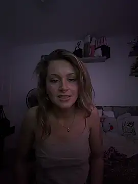 JuicyJade69xo XXX чат на живо