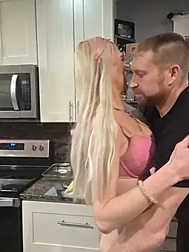 BeautifulBustyBlonde Show in webcam