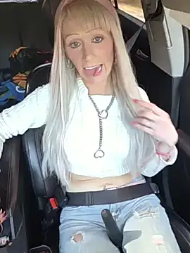 BeautifulBustyBlonde's Webcam Show
