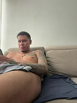 adrew__fox Show in webcam
