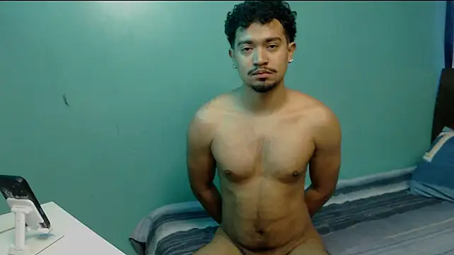 Macrino2's Webcam Show