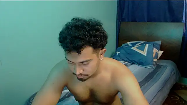 Macrino2 Webcam Show