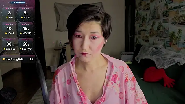 Leyla13Stooneのウェブカメラショー