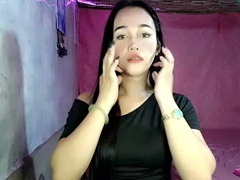 Hornydoll_69 Adlı Modelin Web Kamerası Şovu
