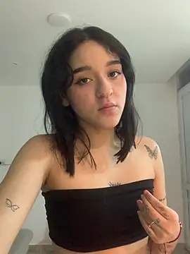 aleja__luxn Webbikameraesitys