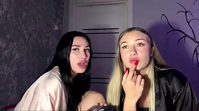 Show modela CaitlynBlasenhauer na web-kameri