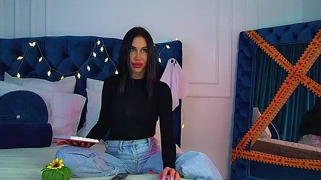 KaylaMouss Show in webcam