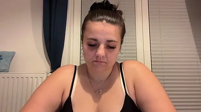 SandyFlowers' Live XXX Chat
