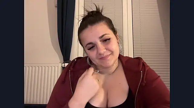 SandyFlowers' Live XXX Chat