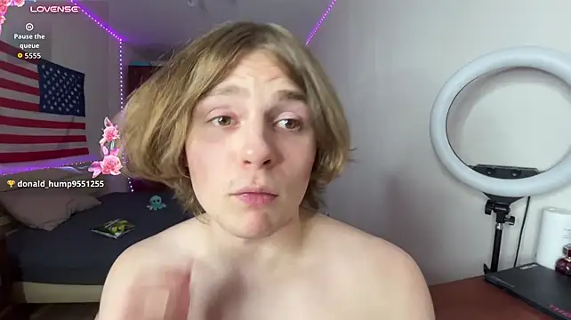 Pokazy przed kamerką – kevin_hill
