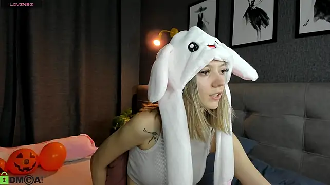 XXX chat uživo modela Lo1Ly_Pol1ypop