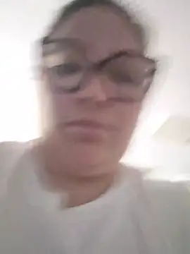 lauramartinez24's Webcam Show