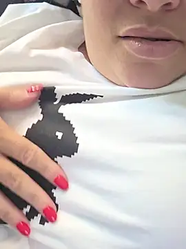 lauramartinez24's Webcam Show