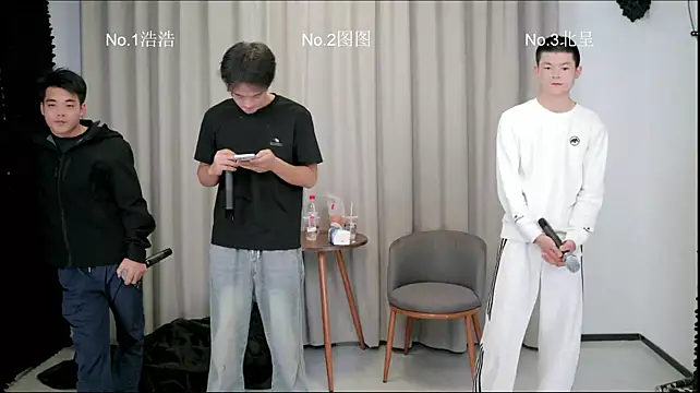Show modela again-6666 na web-kameri
