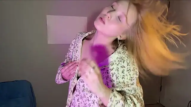 CaritaTorivio's Webcam Show