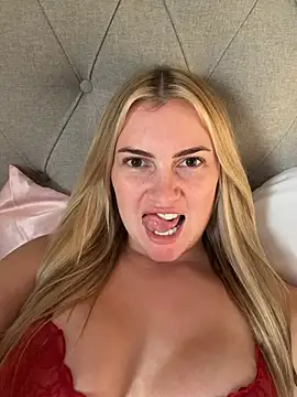 Megoliviasweet_ Show in webcam
