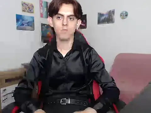 EitanGiraldo Show in webcam
