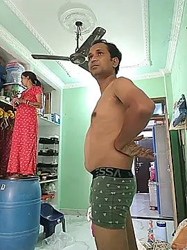 Priya_couple1: διαδικτυακό σόου στην κάμερα