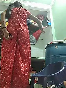 הופעת וובקאם של Priya_couple1