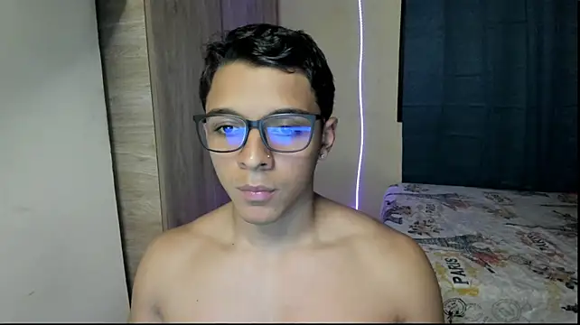 Show modela fitboycm1 na web-kameri