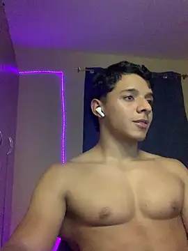 Show modela fitboycm1 na web-kameri