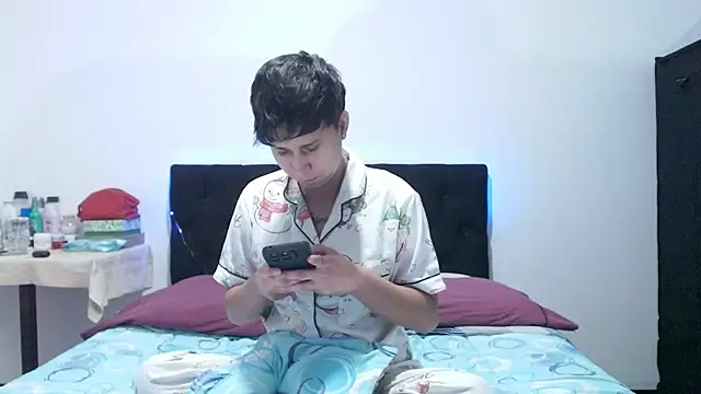 CharlieVexcs Chat XXX in diretta