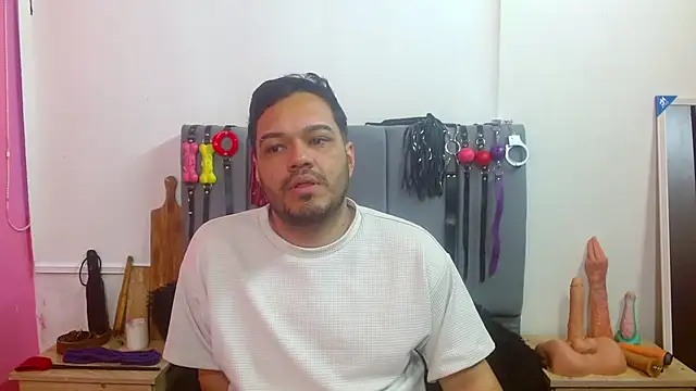 Alejandro_bdsm Show Webcam