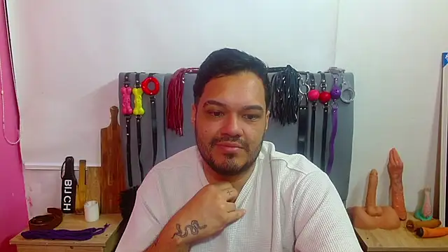 Show modela Alejandro_bdsm na web-kameri