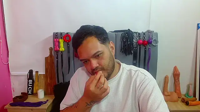 Alejandro_bdsm Adlı Modelin Web Kamerası Şovu