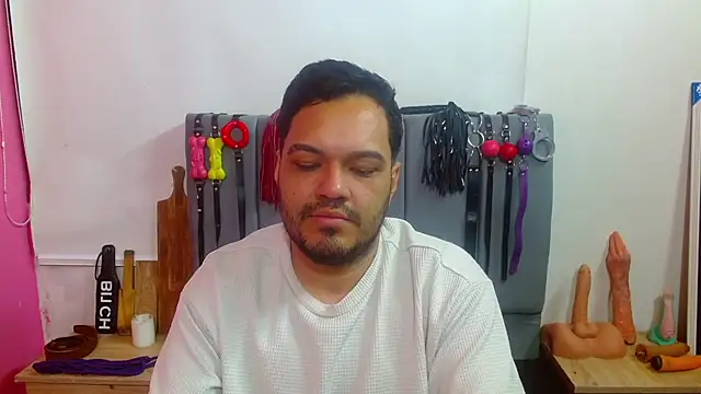 Webkamerová show Alejandro_bdsm