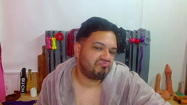 Alejandro_bdsm Show in webcam