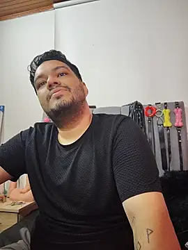 Pokazy przed kamerką – Alejandro_bdsm