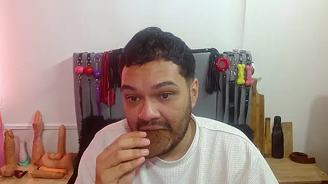 Alejandro_bdsm 在線直播表演