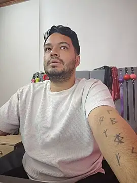 Alejandro_bdsm: вебкам-шоу