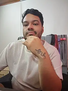 Alejandro_bdsm ওয়েবক্যাম শো